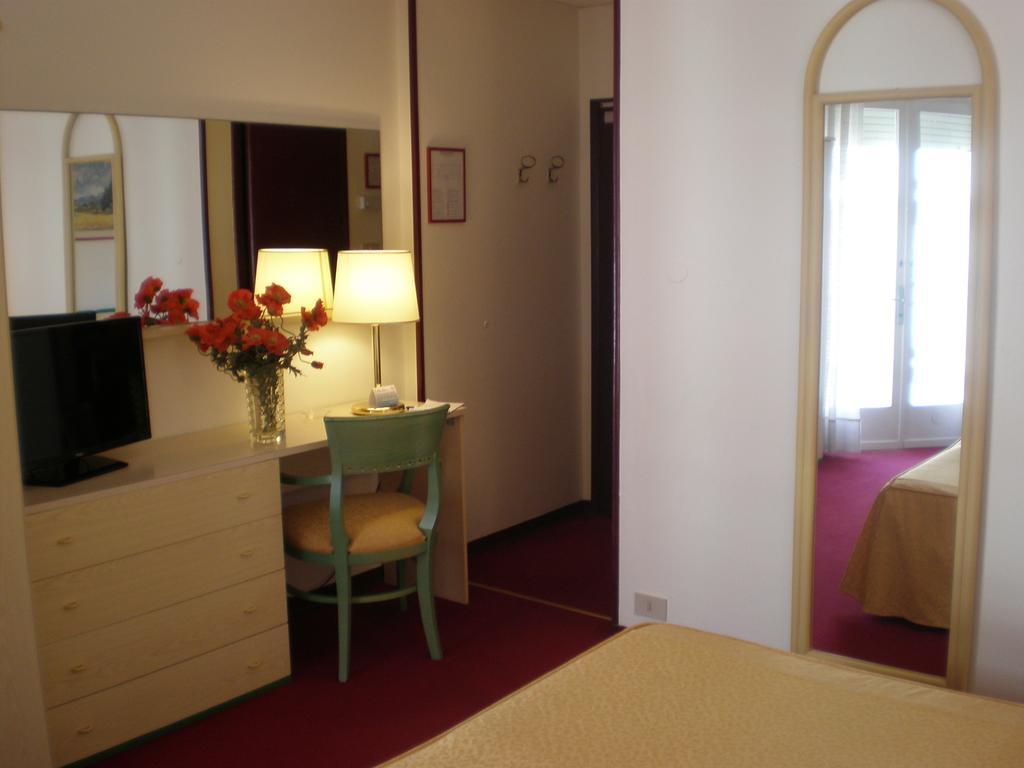 Hotel Majestic Lido di Jesolo Habitación foto